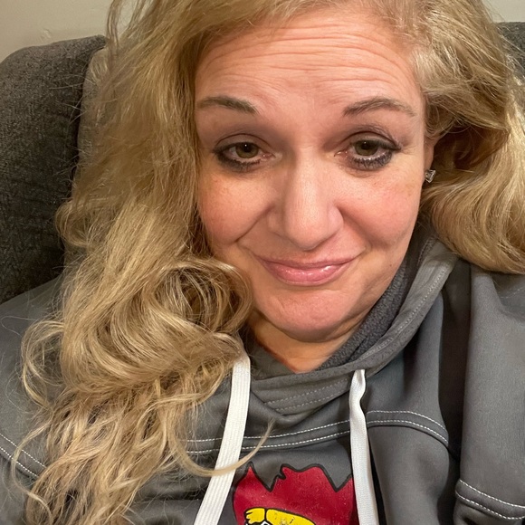 Meet your Posher, Cris - Picture 1 of 8